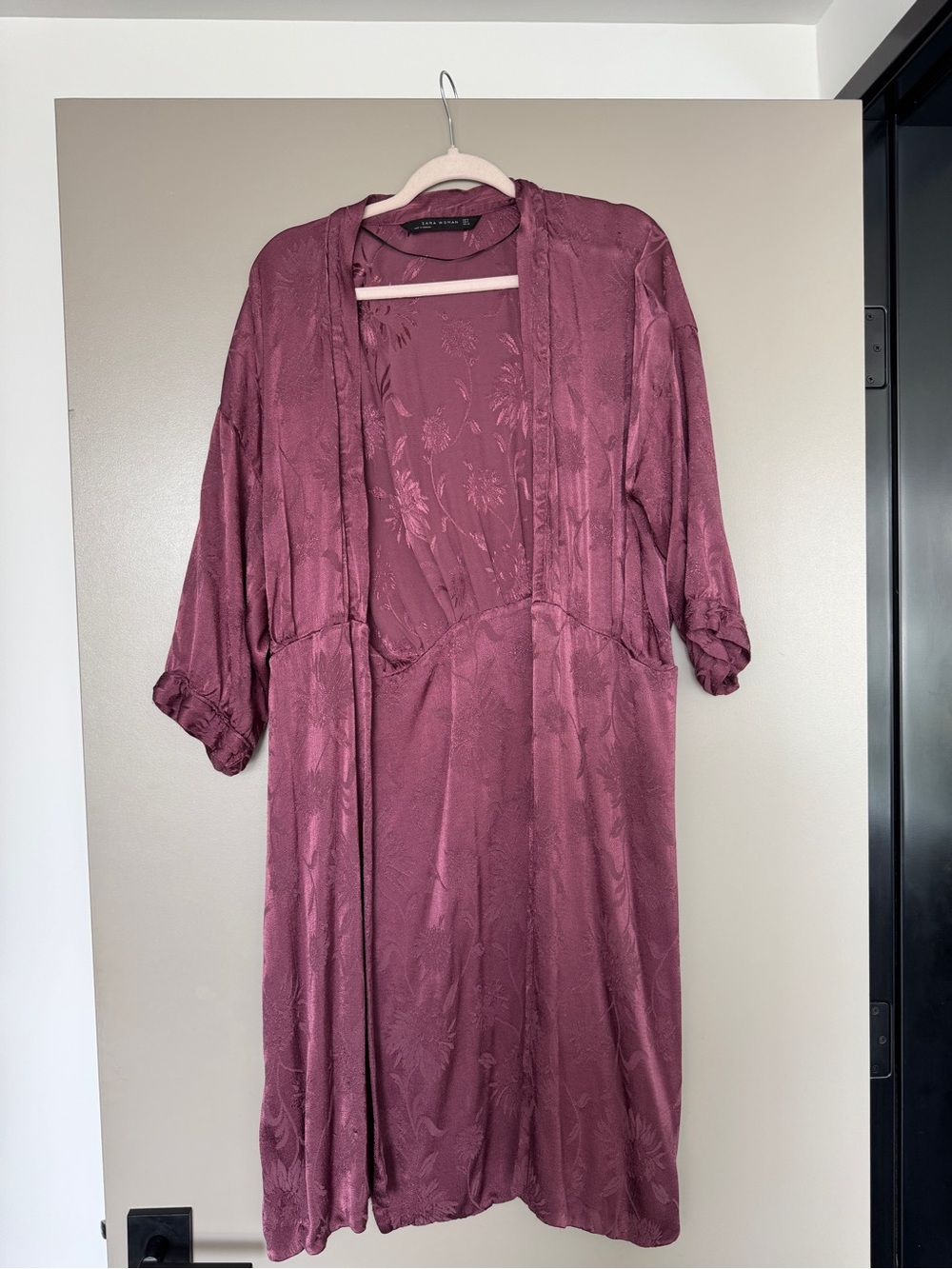 ZARA WOMAN SIZE S SMALL Silk Printed Kimono Robe in Dusty Rose floral Cardigan